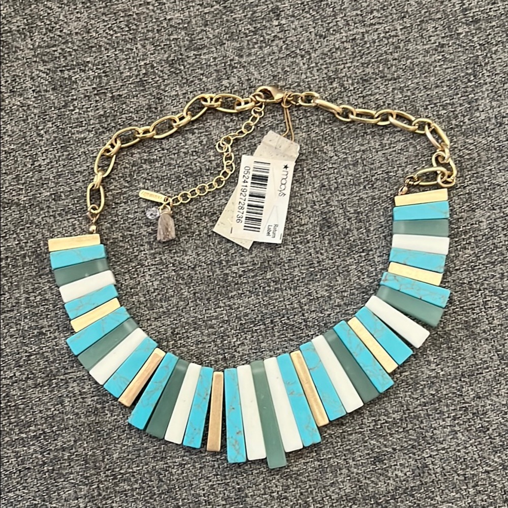 Chic Gold and Turquoise Necklace